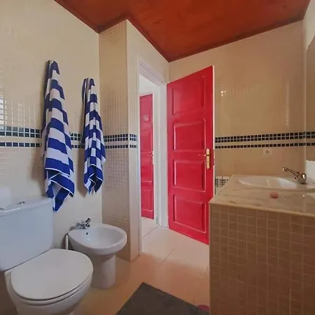 Prázdninový dům Casa Da Laranjeira, Perto De Obidos, Budha Eden, Dinossauros Parque *