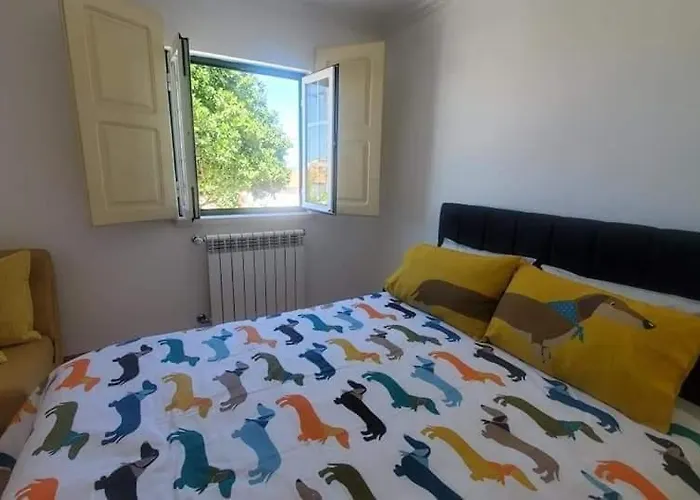 Casa de Férias Casa Da Laranjeira, Perto De Obidos, Budha Eden, Dinossauros Parque