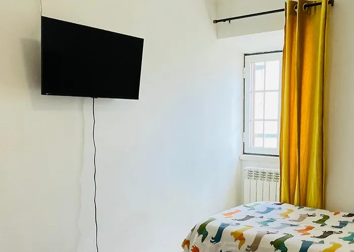 Casa Da Laranjeira, Perto De Obidos, Budha Eden, Dinossauros Parque Casa de Férias *